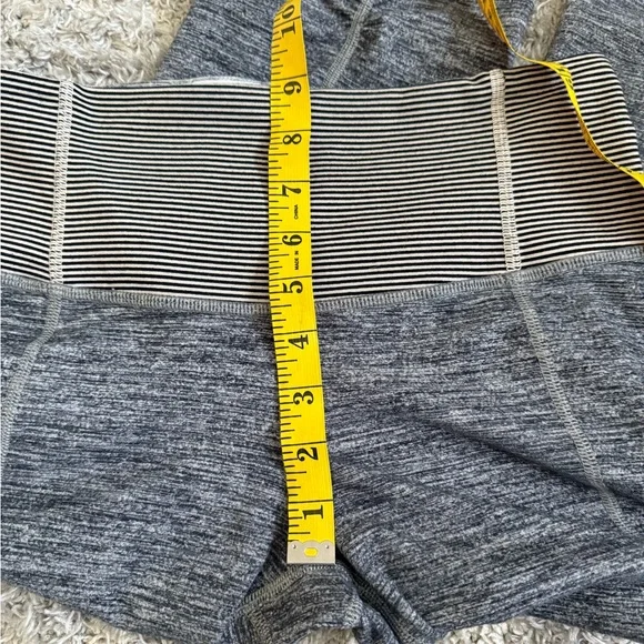 Lululemon Gather and Crow Cropped Leggings 21” - Picture 6 of 13